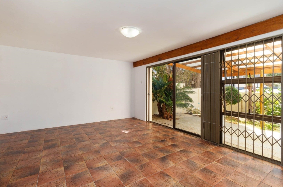 3 Bedroom Property for Sale in Zonnebloem Western Cape